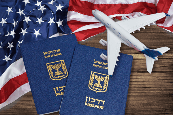 Drapeau américain, passeport israélien et avion